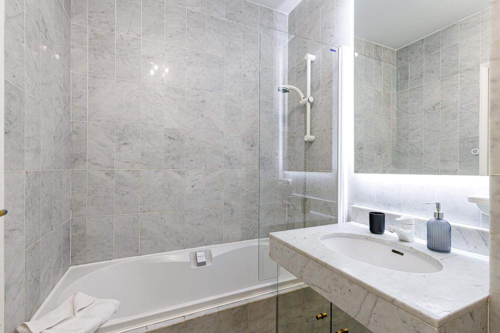 Le Victoria, Elegant T2 Au Bord Des Plages, Piscine, Sauna مينتون المظهر الخارجي الصورة